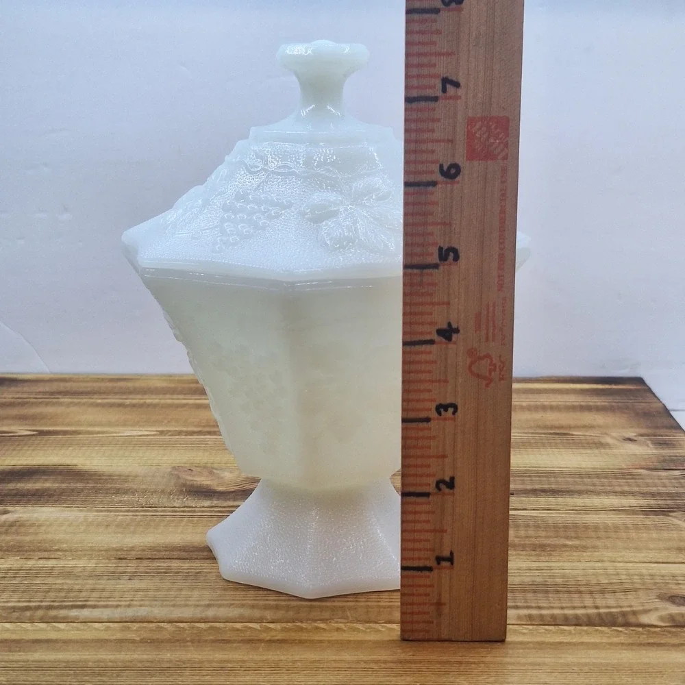 Vintage Anchor Hocking Milk Glass Candy Dish with Lid. Grape Pattern.‎